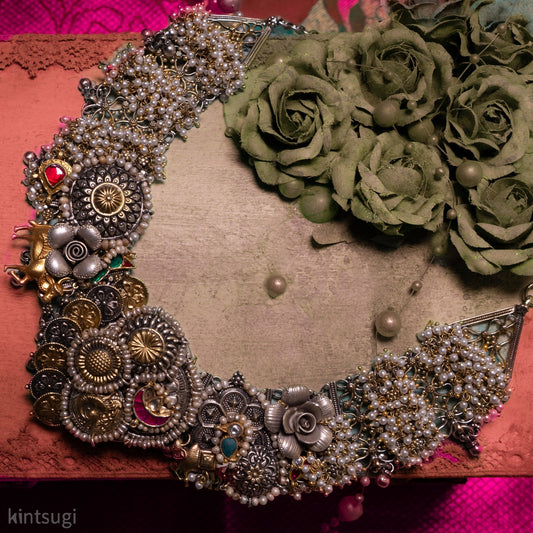 The Regalia Tapestry Collar