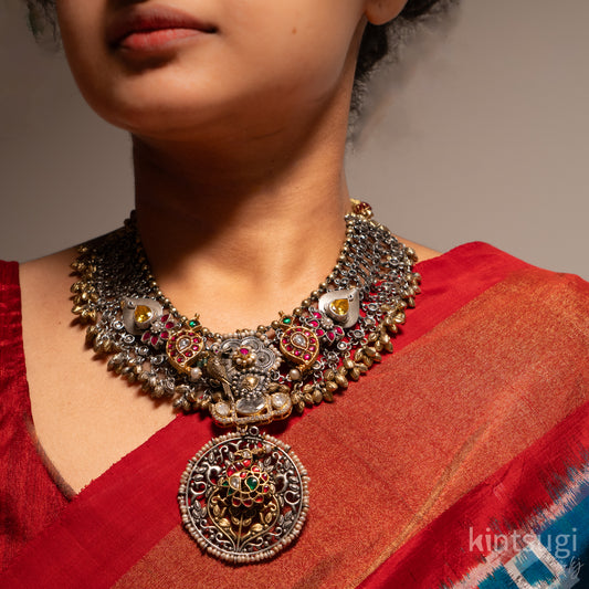 The Regal Peacock Collar