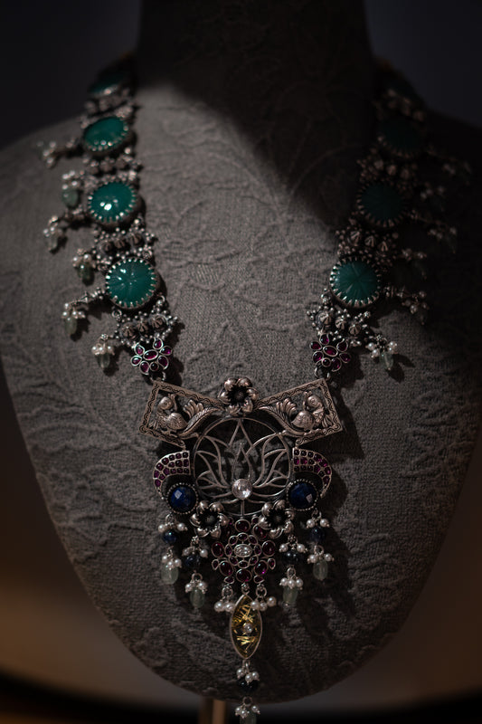 The Verdant Relic Necklace