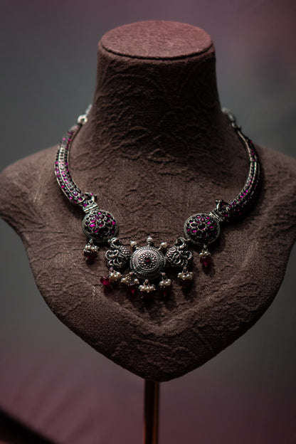 The Raktika Regal Collar