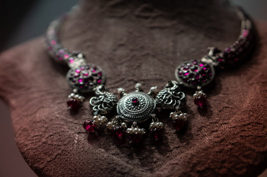 The Raktika Regal Collar